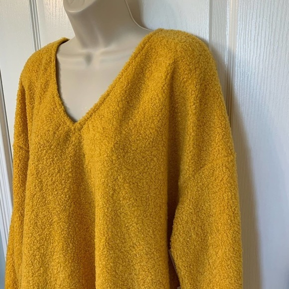 NWT Caslon Soft Cozy Sherpa Mustard V Neck Sweater - Picture 5 of 6